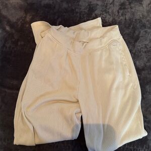 Wide leg 
Comfy Hollister pants 
Size small